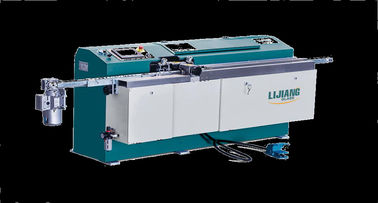 LJTB01 butyl extrudermachine wordt gebruikt voor gelijk het uitspreiden van de kaders van het aluminiumverbindingsstuk met hete smeltingsbutyl,