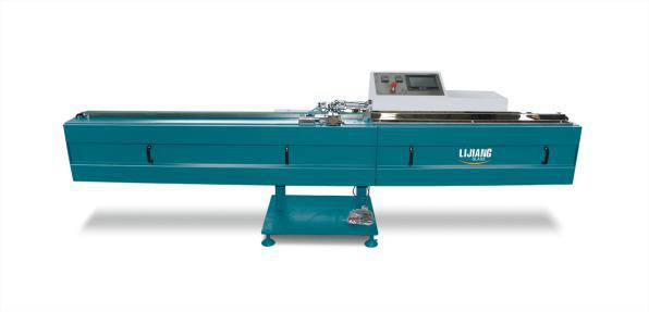 Het type van butyl de extrudermachine van LJTB01 wordt gebruikt voor gelijk het uitspreiden van de kaders van het aluminiumverbindingsstuk met hete smeltingsbutyl.