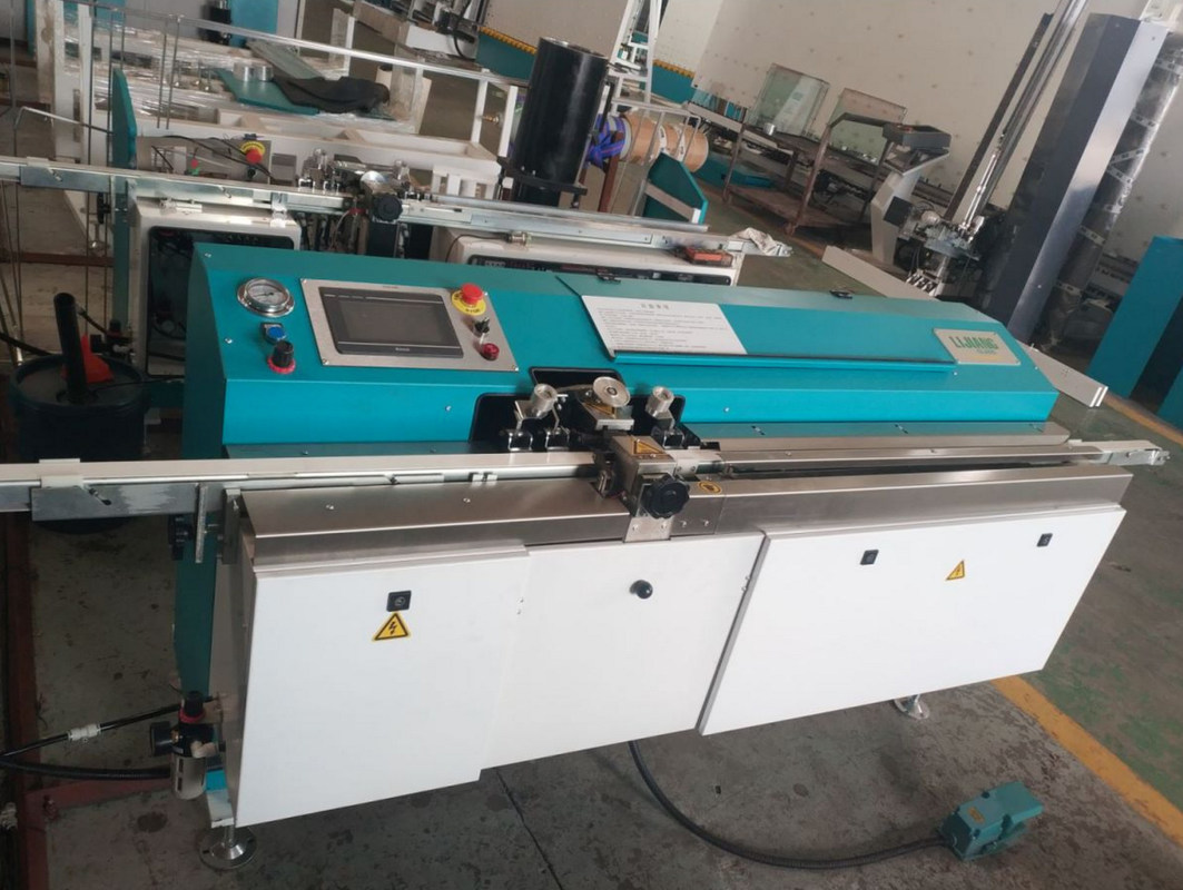 De geïsoleerde Machine van de de Smeltingsdeklaag van het Glas Dubbele Glas 10mpa Hete om de Kaders van het Aluminiumverbindingsstuk gelijk Uit te spreiden