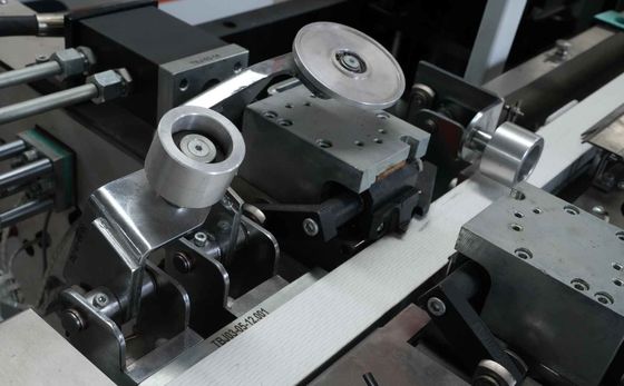 47m/min automatische Butyl Extrudermachine om het Kader van het Aluminiumverbindingsstuk Met een laag te bedekken